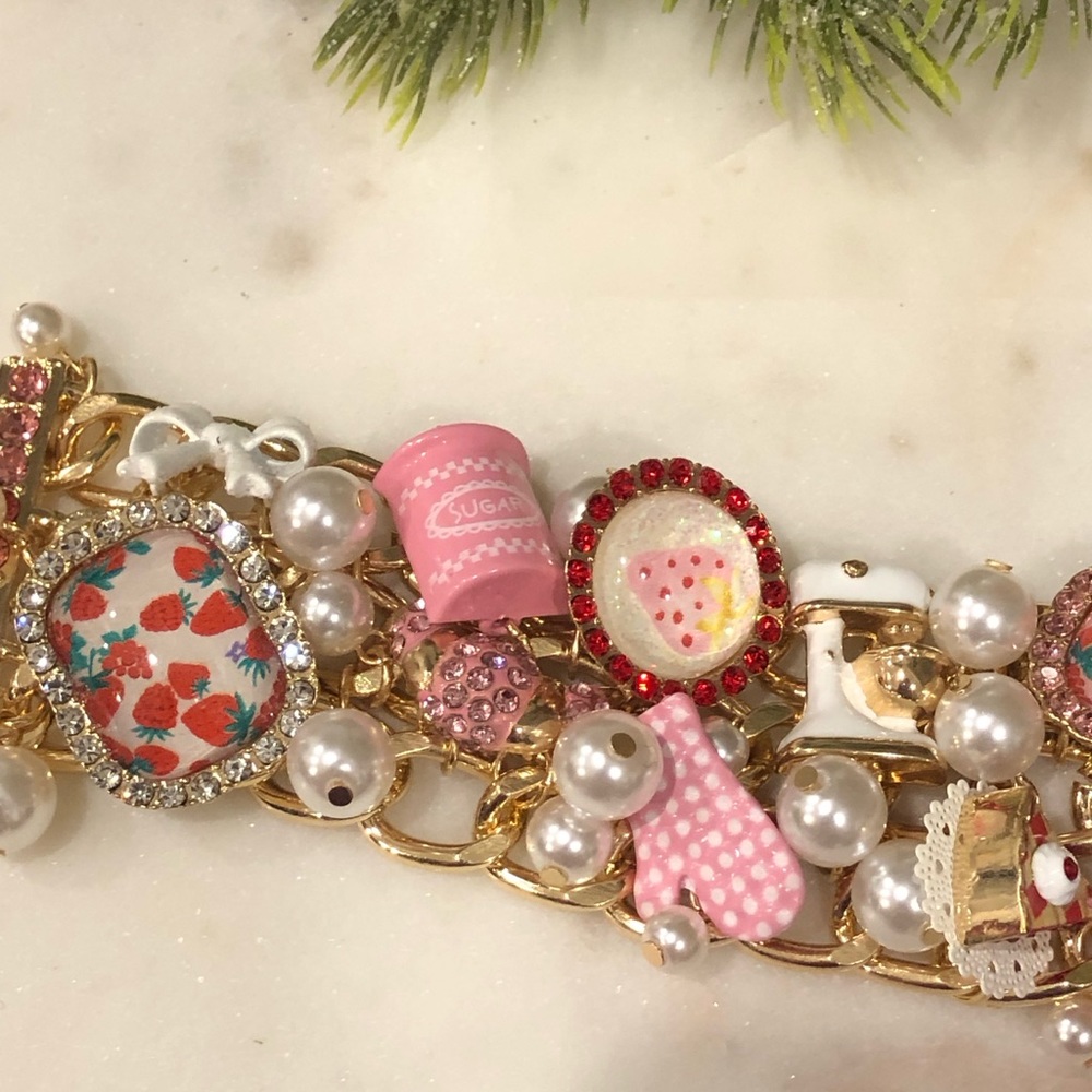 💖NWT💖 Betsey Johnson BABYCAKES CLUSTER BRACELET PINK - Picture 8 of 12